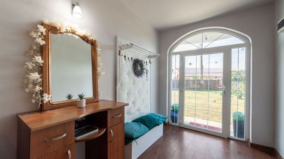 Casa cu teren generos si gradina spectaculoasa – Comuna Cuca, Arges! - Poză 17
