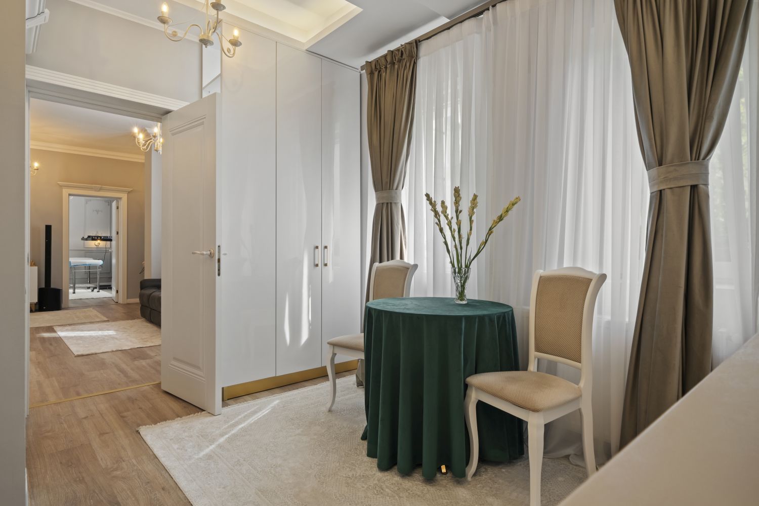 CASA COMPLET RENOVATA || 2 CAMERE|| 2 BAI || CENTRALA PROPRIE - Poză 8