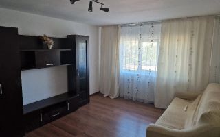 Apartament 3 camere zona Lunei - Poză 2