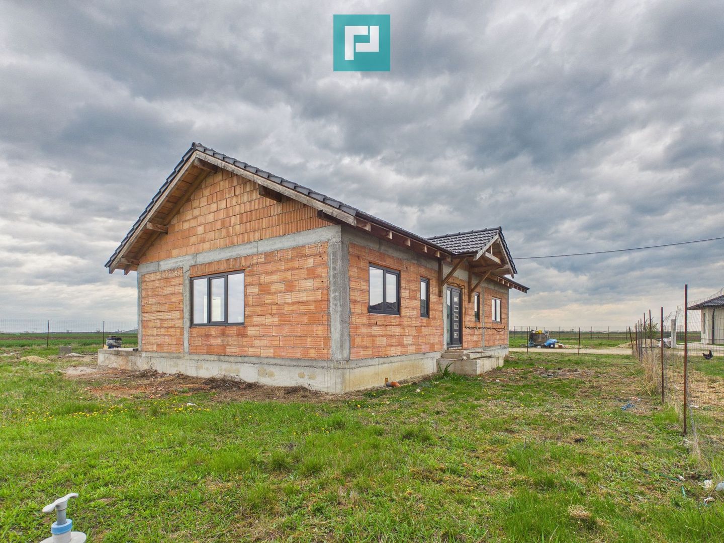 Casa nouă la roșu în Zimandcuz - Poză 7