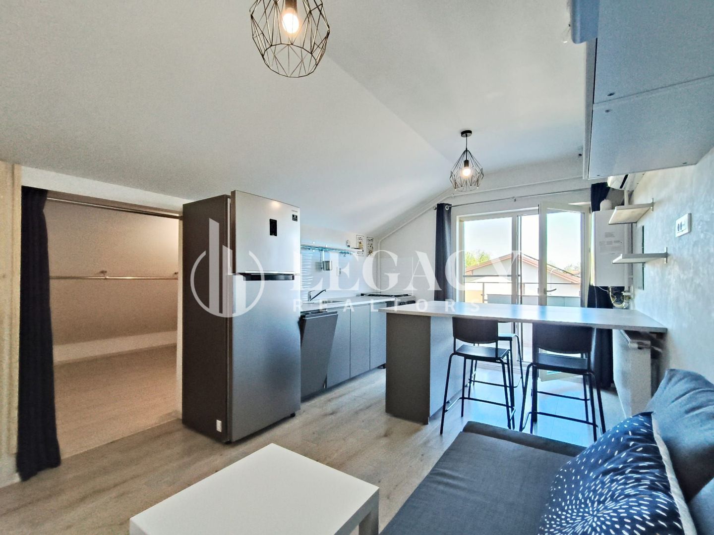 Apartament READY TO MOVE la mansardă, cu balcon și boxă de depozitare - Poză 27