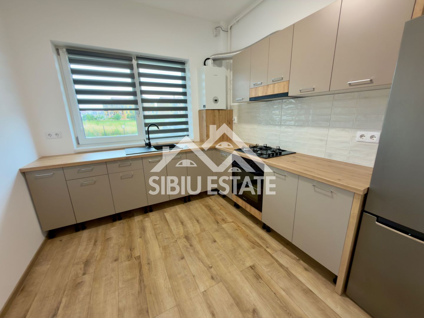 Apartament nou 2 camere decomandate mobilat parcare și boxă depozitare - Poză 3