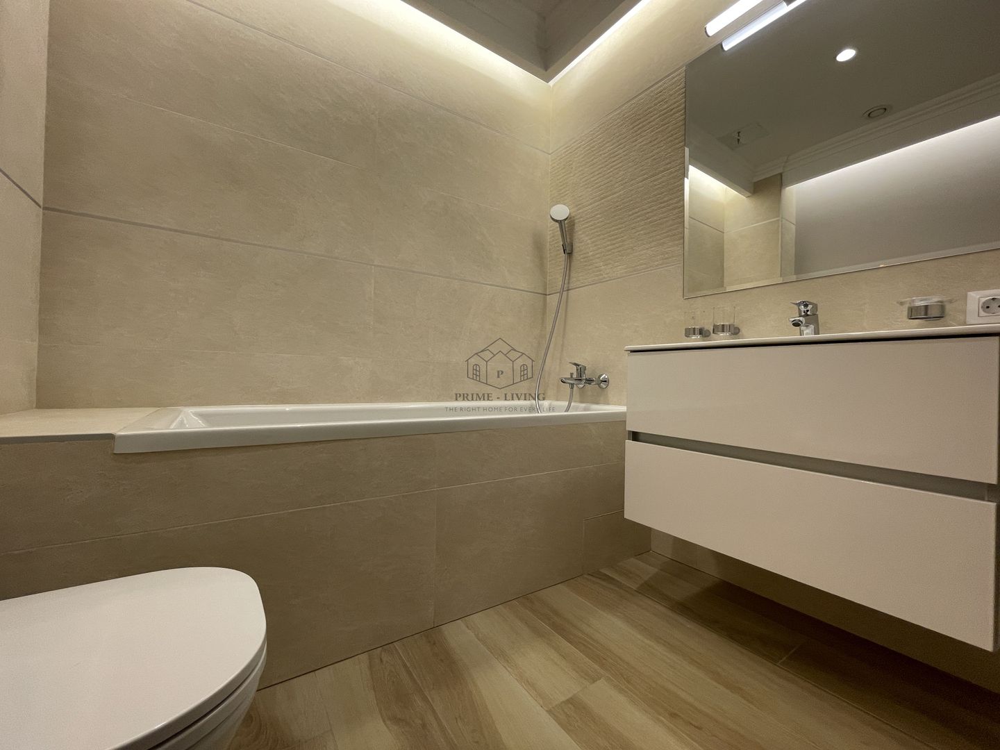 APARTAMENT DE LUX CU 3 CAMERE LA INCHIRIERE IN COMPLEX REZIDENTIAL - Poză 12