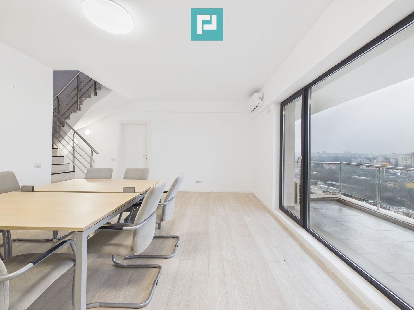 Penthouse 5 camere etaj 10 Fundeni vedere superba - Poză 1