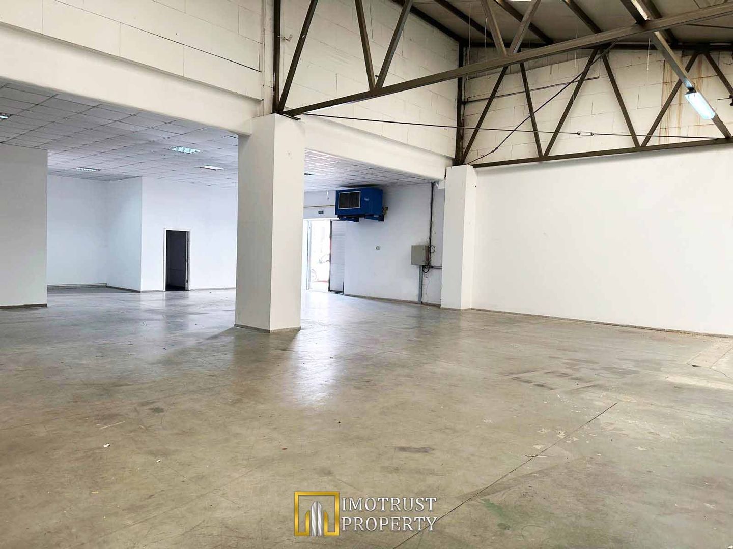 HALA INDUSTRIALA DE INCHIRIAT  338 MP, ARAD - Poză 2