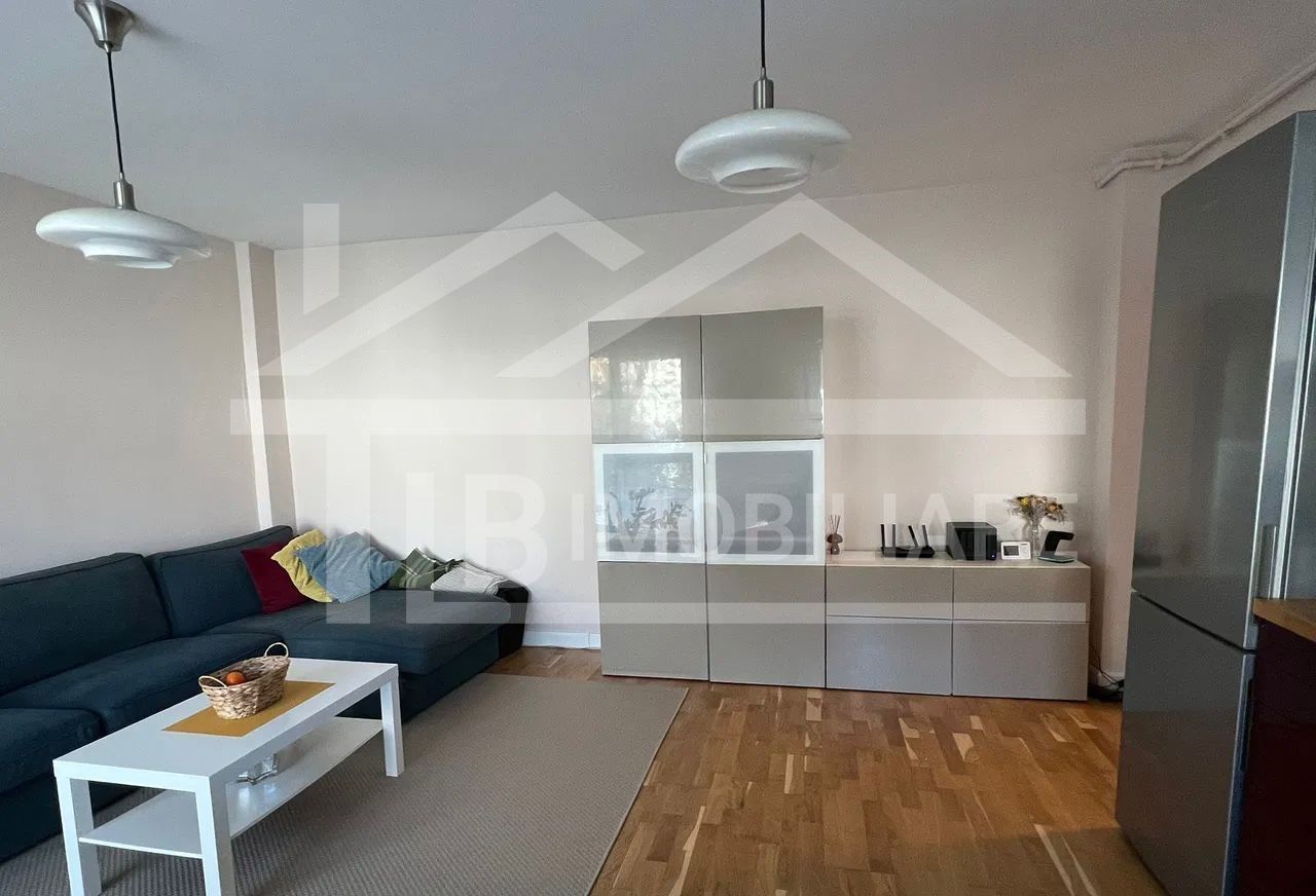 Apartament cu 2 camere, 55mp, Zona Central - Poză 2