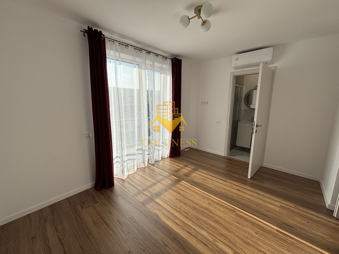 Duplex lux, de închiriat, 5 camere, parcare, curte, terasă,220mp teren - Poză 16