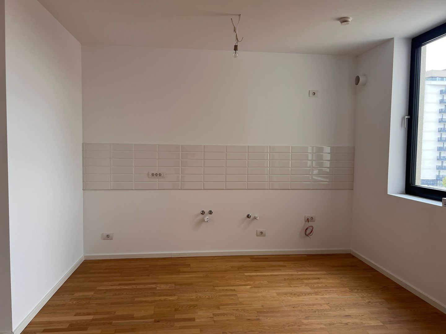 Apartament 1 camera la prima inchiriere - Poză 2
