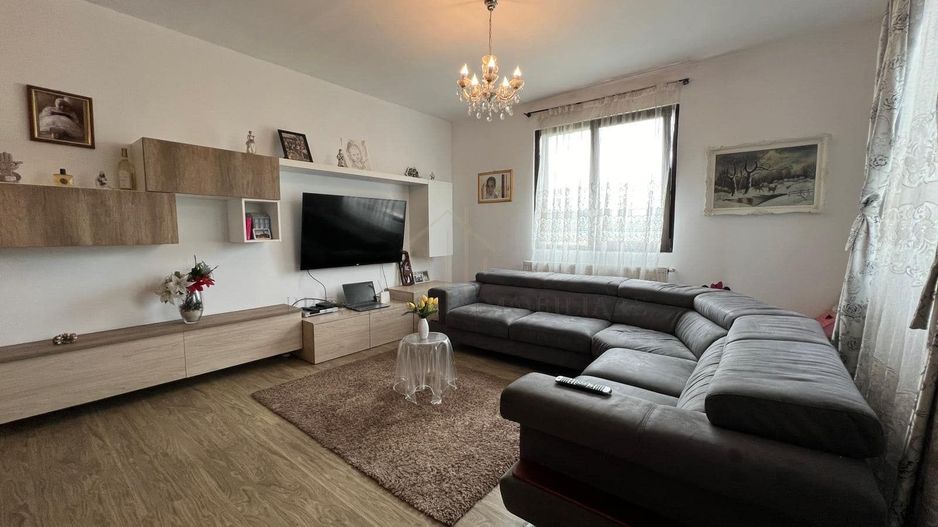 Casa de Vanzare la 10 km de Onesti - Poză 3