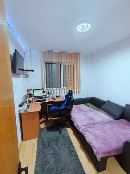 Apartament 3 camere decomandat 3 minute metrou Aparatorii Patriei - Poză 6
