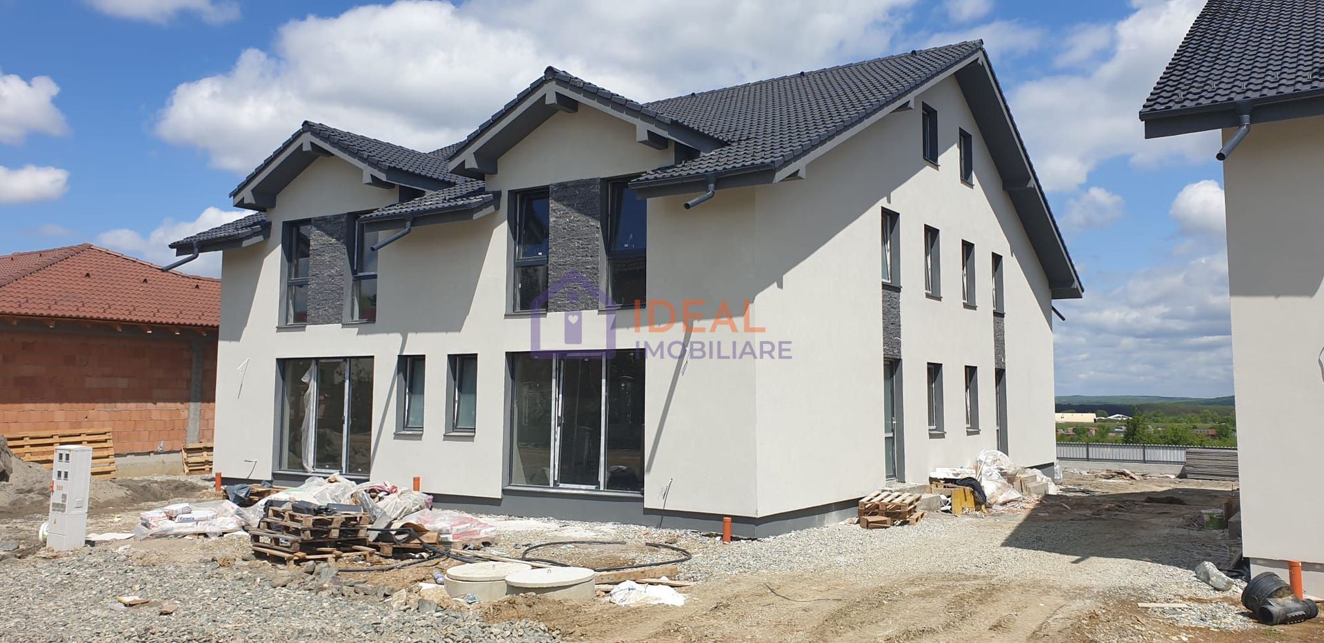 Casa tip quadruplex cu 4 camere in Calea Cisnadiei, zona Casa de Apa - Poză 4