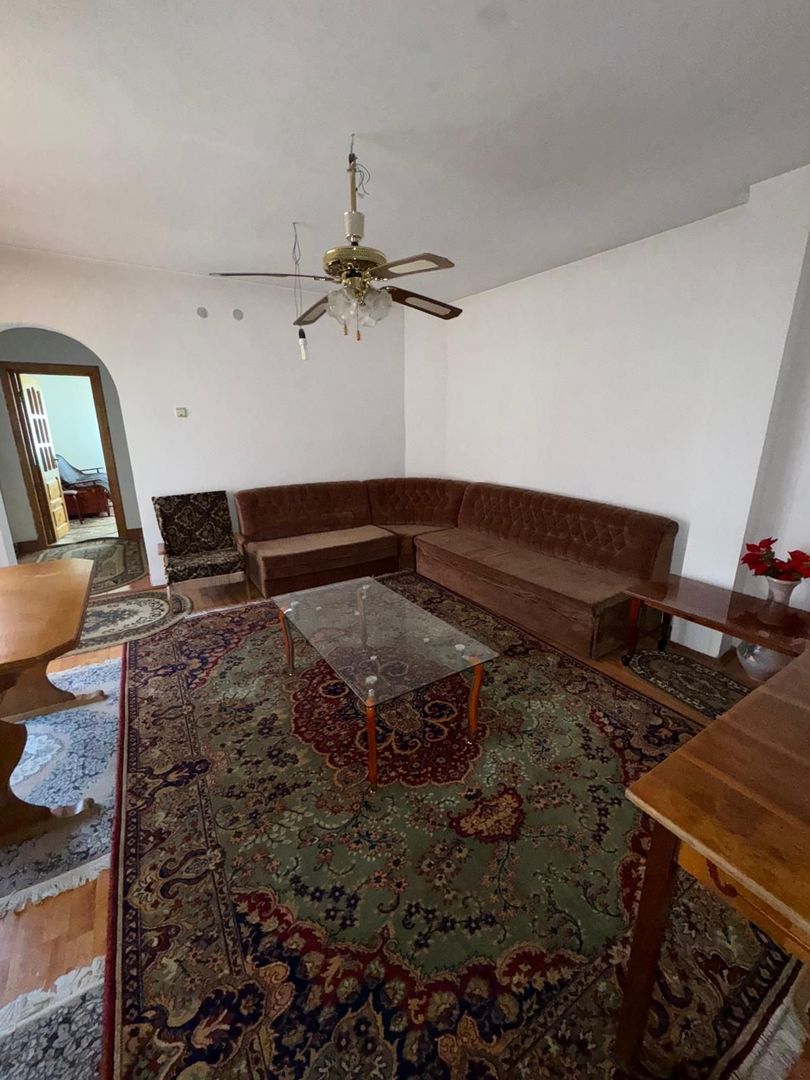 vand casa zona Biserica Noua , P+ET 1 - Poză 4