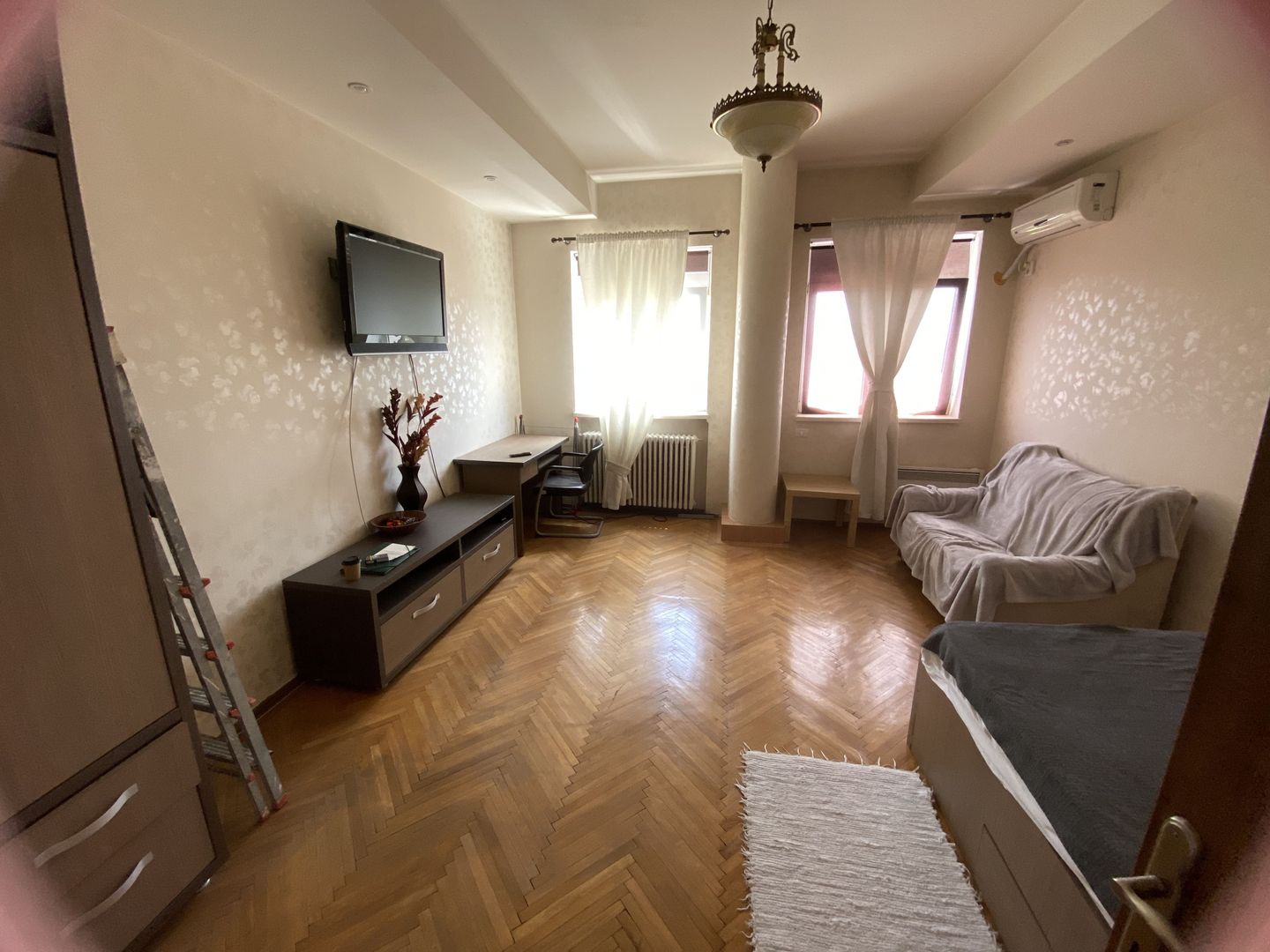 De Inchiriat Garsoniera Decomandata Dacia - Romana - Poză 1