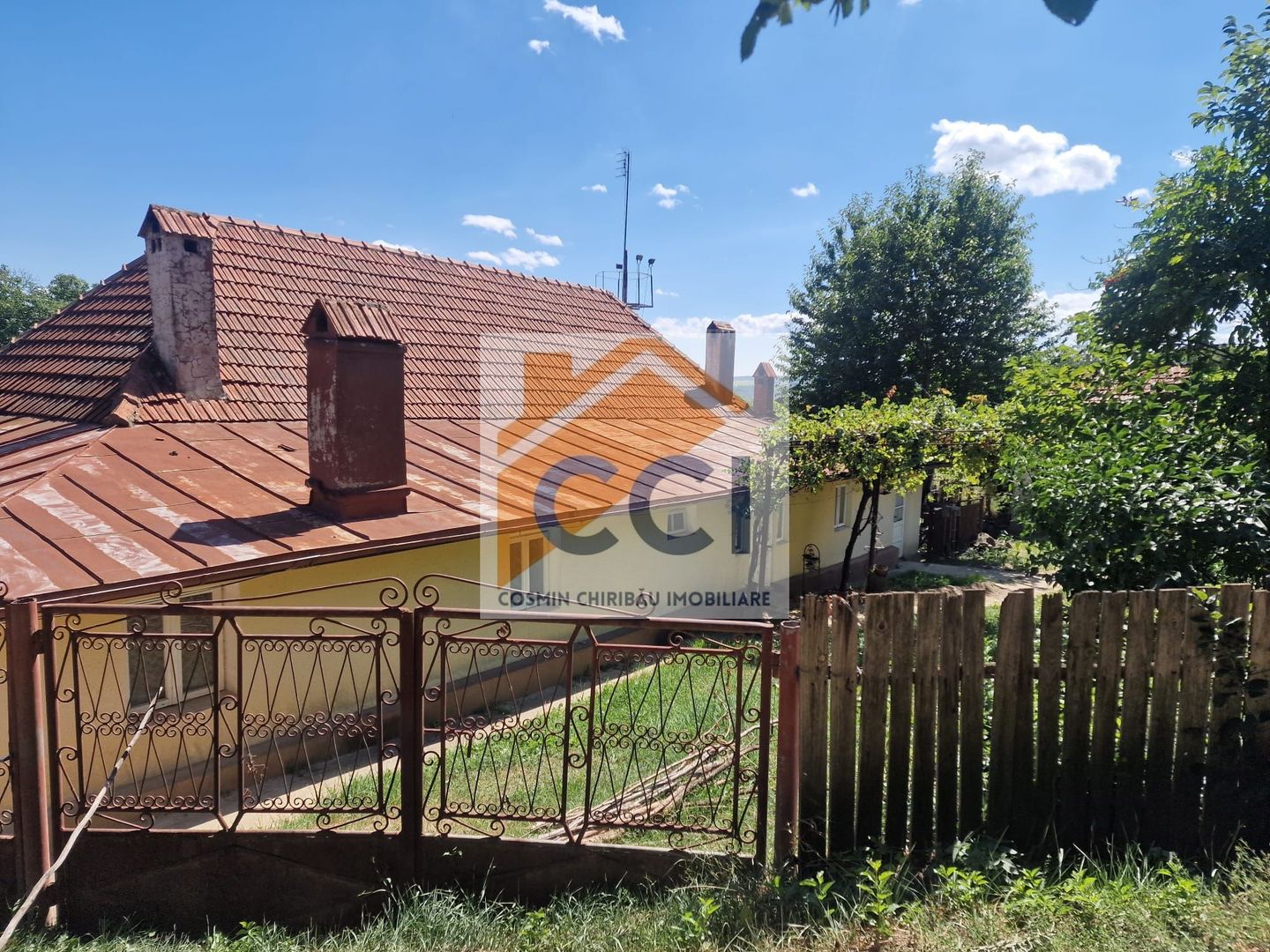 Casa in mediu rural cu teren - Poză 3