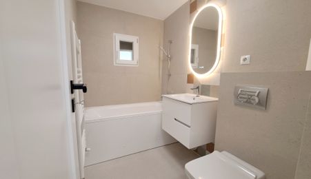 Nou pe piata! Apartament 3 camere zona Piata Cipariu! Renovat!