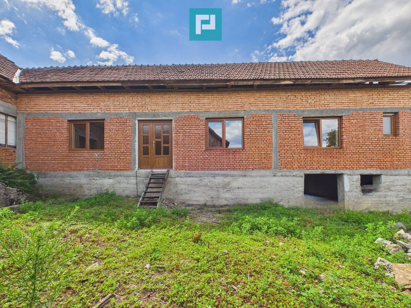 Casă semifinisată, cu 5 camere, în Bonțești Arad - Poză 8