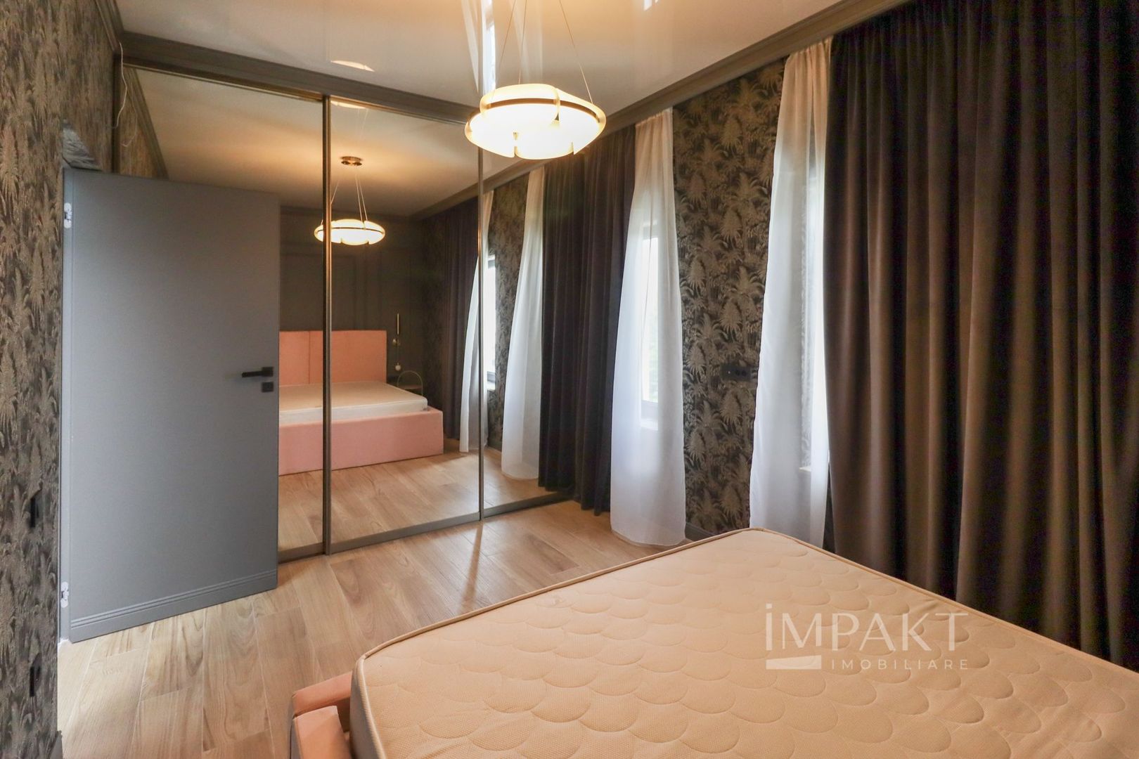 Oportunitate investitie! Vanzare casa cu 3 apartamente in Europa! - Poză 24