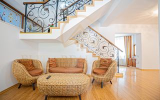 Ovidiu Sud - Zona premium - Vila impozanta, curte mare, garaj, terasa! - Poză 11