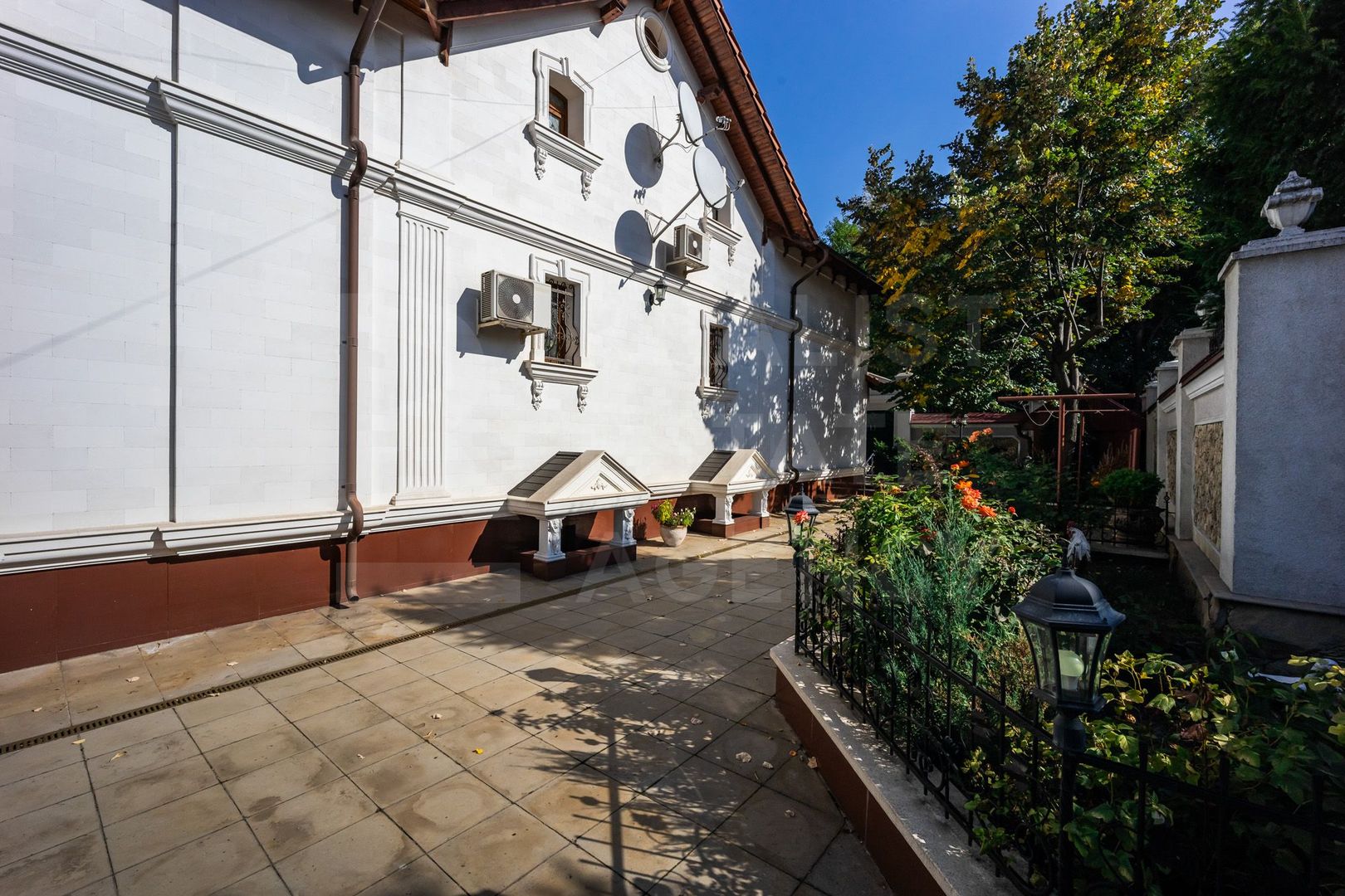 Se oferă spre chirie casă exclusivistă amplasată în Centul orașului - Poză 4