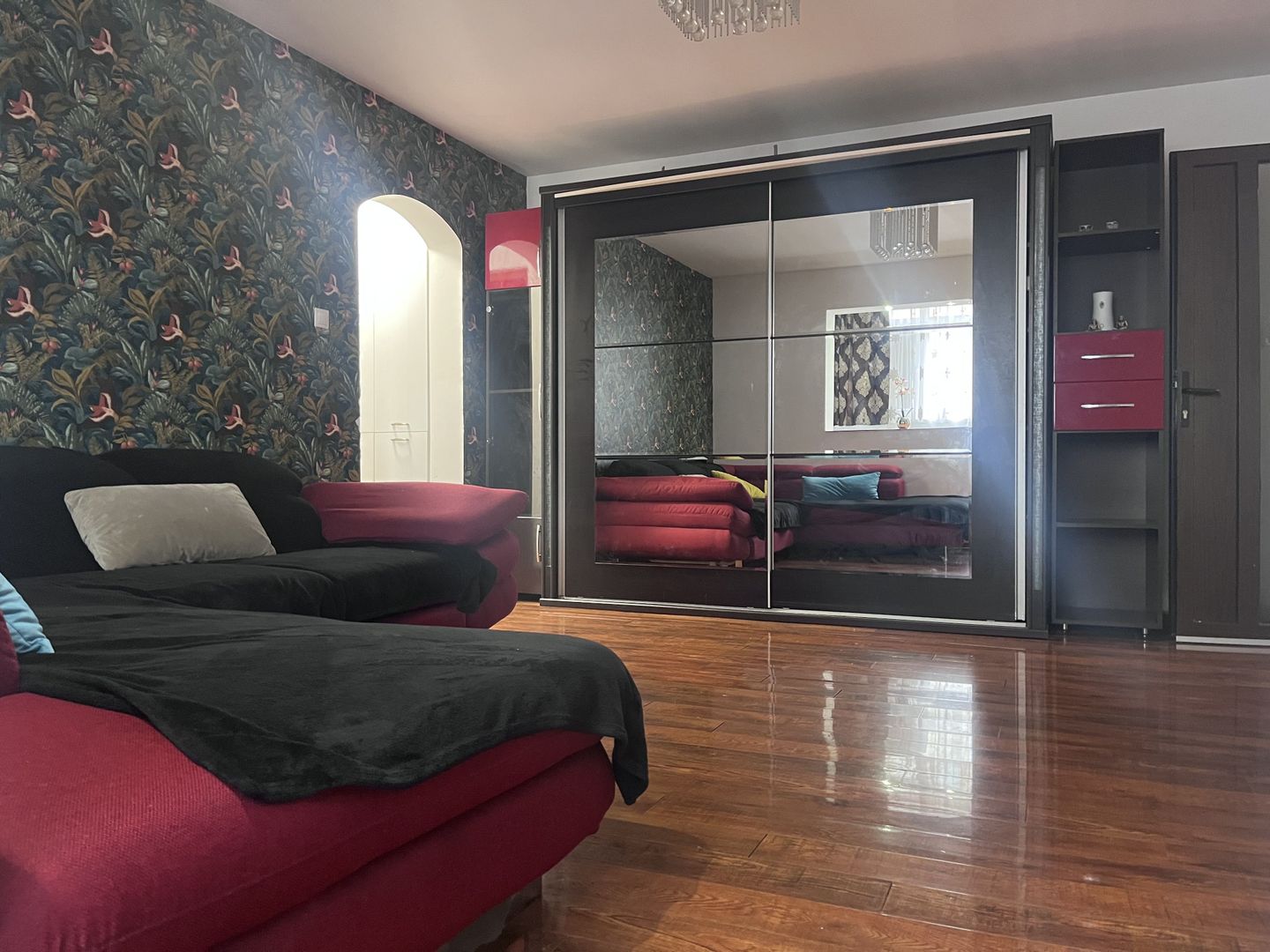 Aproape de Cantacuzino! Vânzare apartament cu 2 camere în Târgoviște! - Poză 3