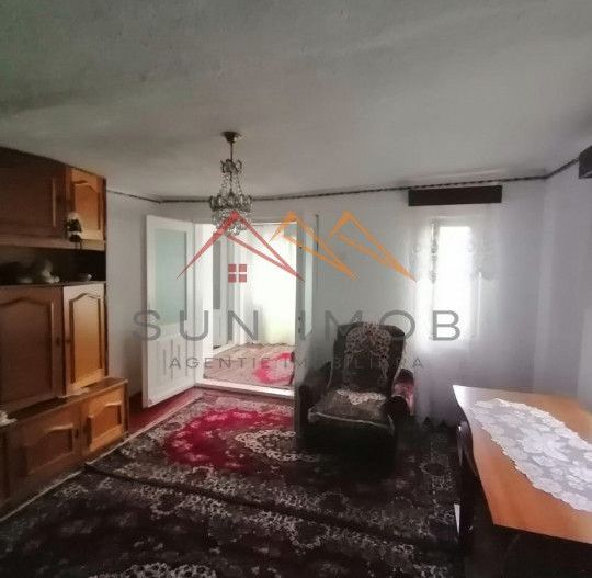 Casa rustica 3 camere, 4000 mp teren, cabana din lemn, pomi fructiferi - Poză 18