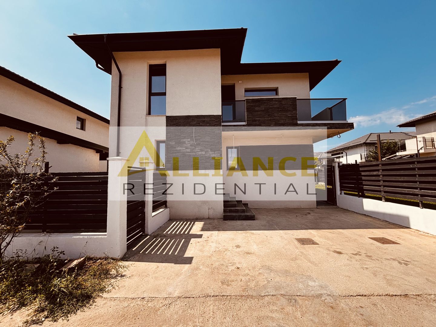 CASĂ MODERNĂ, COMPLET MOBILATĂ – 4 CAMERE | 135 MP UTILI | 365 MP TERE - Poză 1