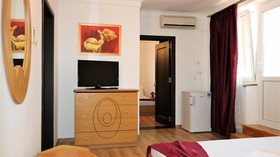 Mamaia Nord - Langa Mare, pensiune la cheie, 11 camere, 9 bai! - Poză 51