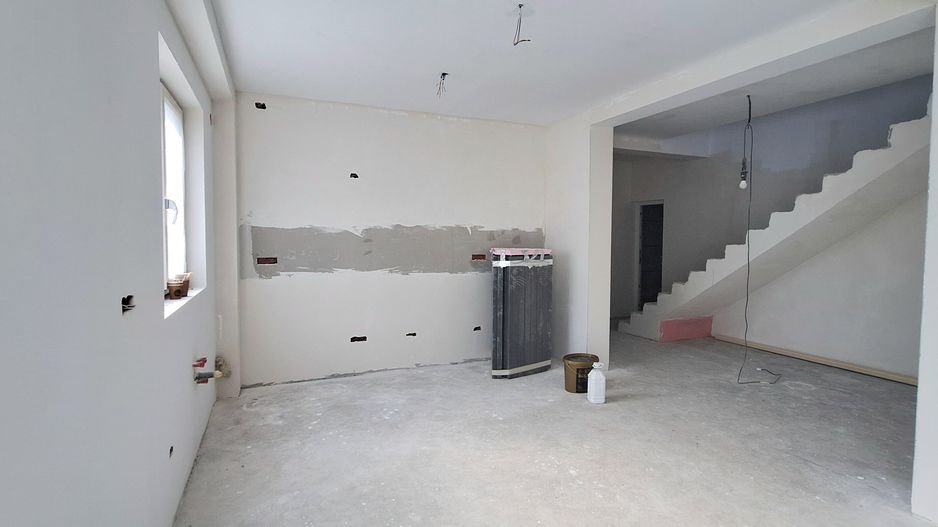 Casa cu garaj- contructie tip duplex - Poză 4