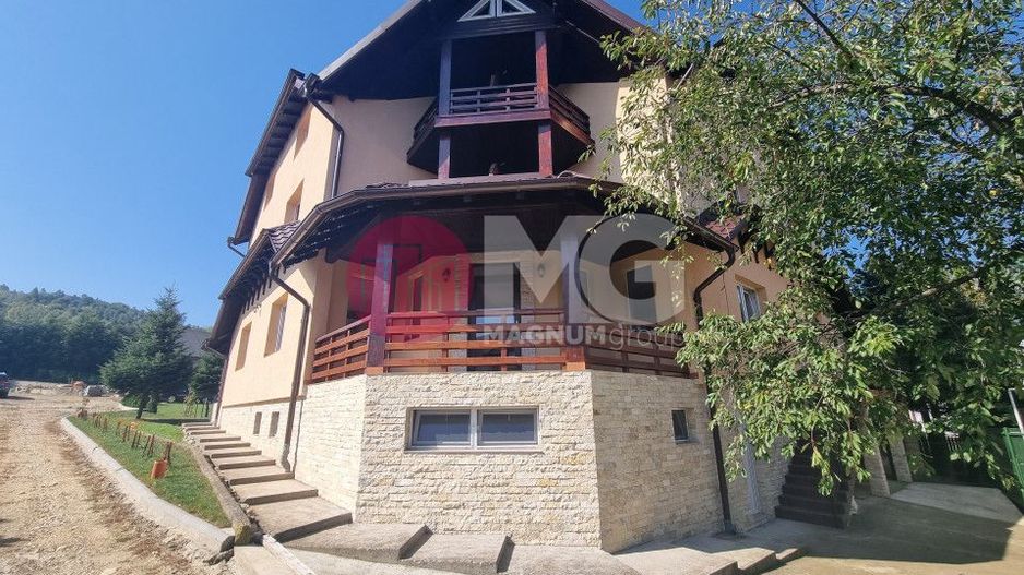 Pensiune 20 camere castelul Bran - Poză 2