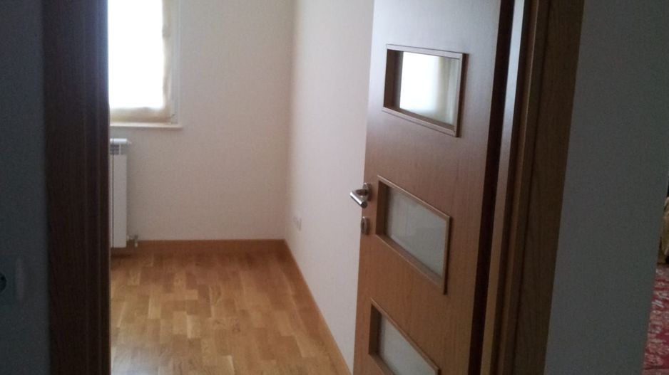 Apartament 3 camere decomandat - Poză 4