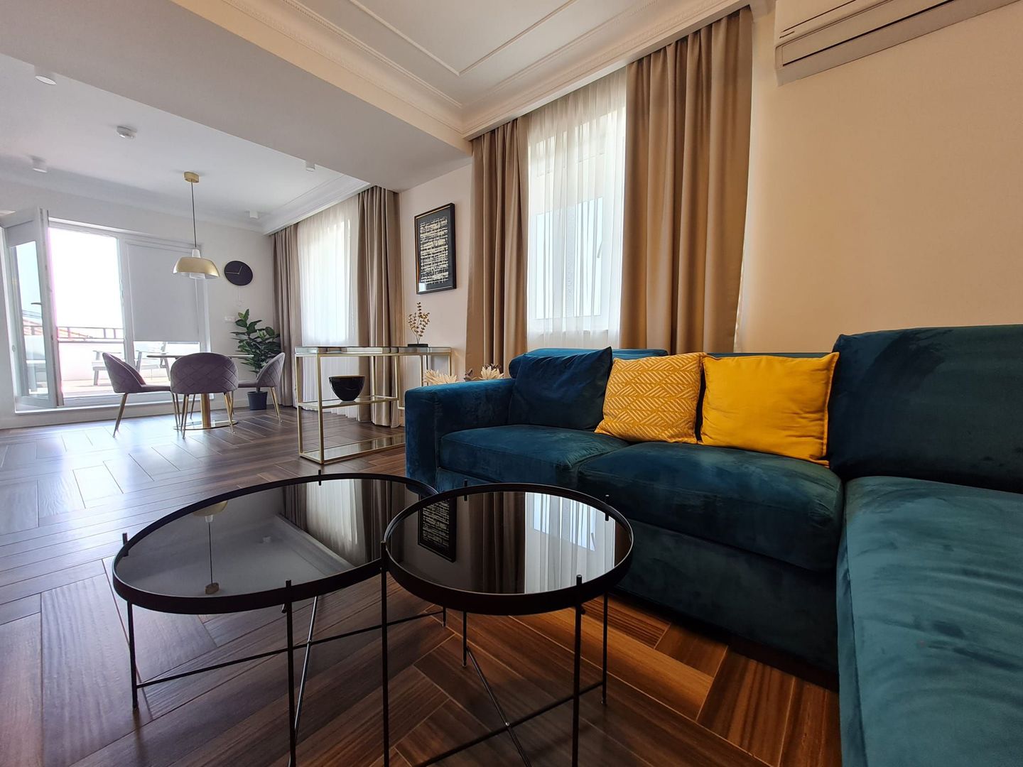 Elegantă și prestanță - Poză 2