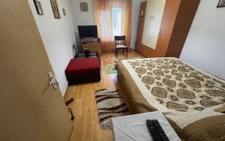 Casă cu 7 camere, în spatele stadionului - Poză 4