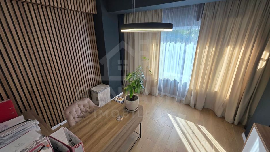 Apartament Superb 3 Camere- Ultracentral- Curte Privată 27mp-Parcare - Poză 4