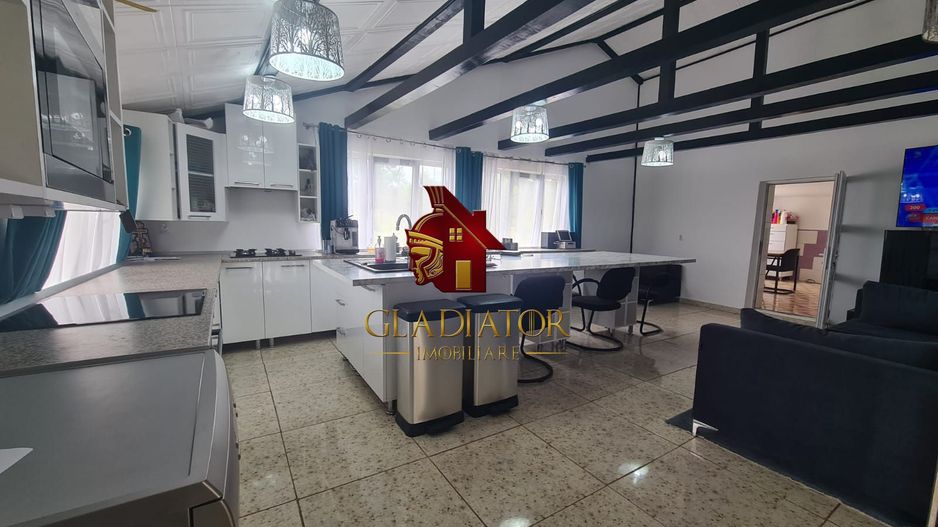 Casa + garaj + 5400 mp teren in Tomesti Goruni, zona de vis, nu rata - Poză 2