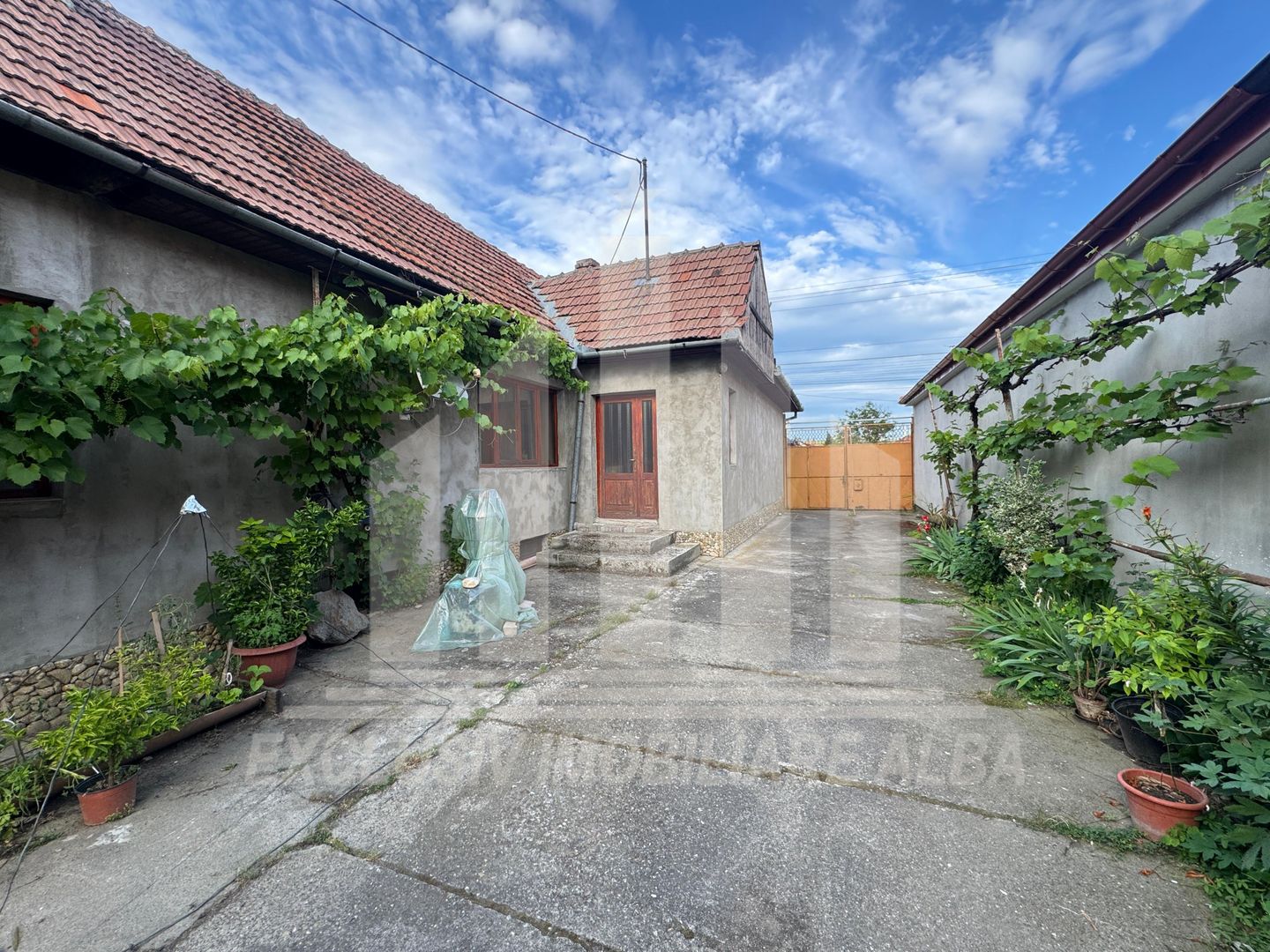 Casa individuala | 200 mp | 2000 mp teren | Petresti - Poză 5