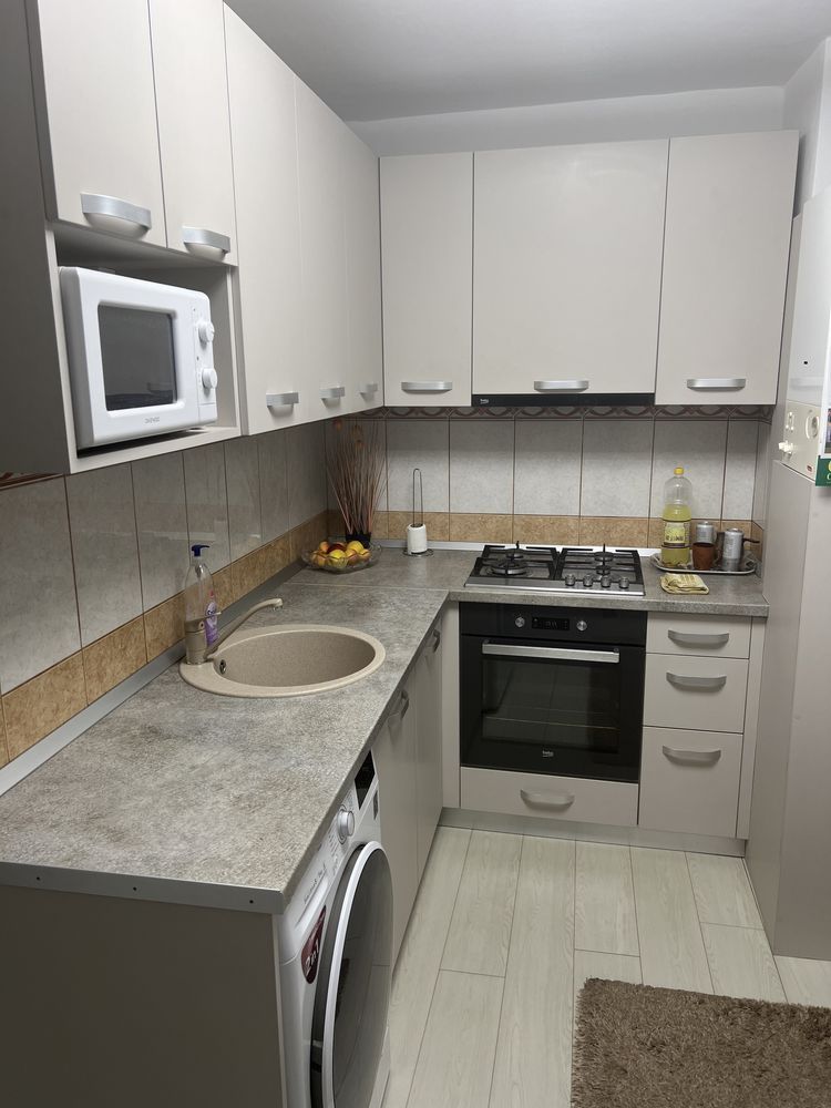 Vind apartament 3 camere M 16 - Poză 1