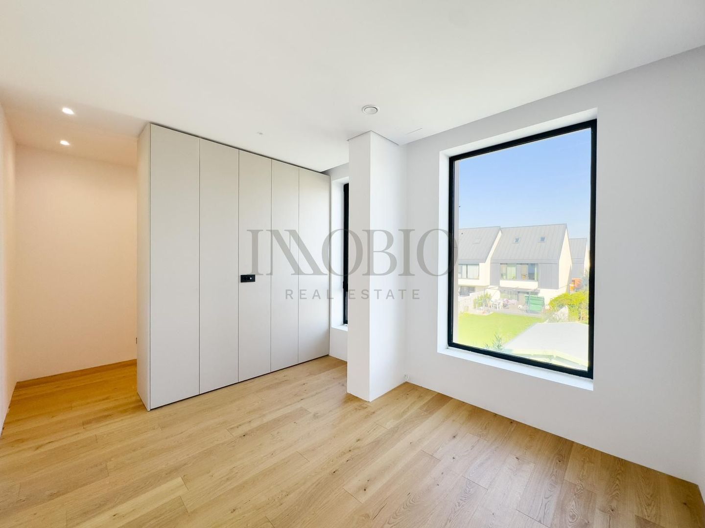 Vila 4 Camere | Smart Home | Panouri Fotovoltaice - Poză 3