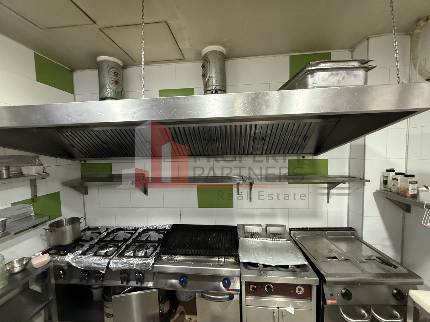 Restaurant complet mobilat si utilat, la cheie - Poză 8