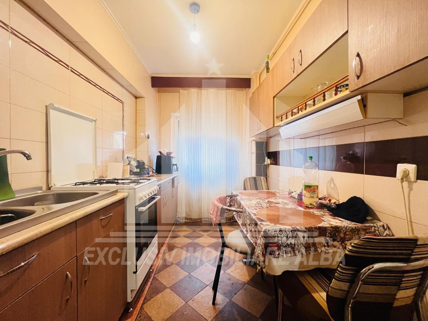 Apartament 2 camere, decomandat, etaj intermediar - Poză 4