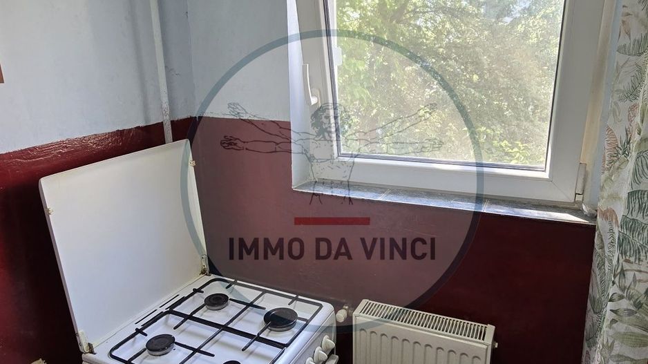 Vând garsonieră cu balcon, mobilat utilat, etaj 1, cu parcare - Poză 5