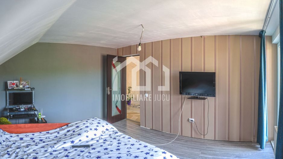Casă familială spațioasă în Visea, comuna Jucu - Poză 9