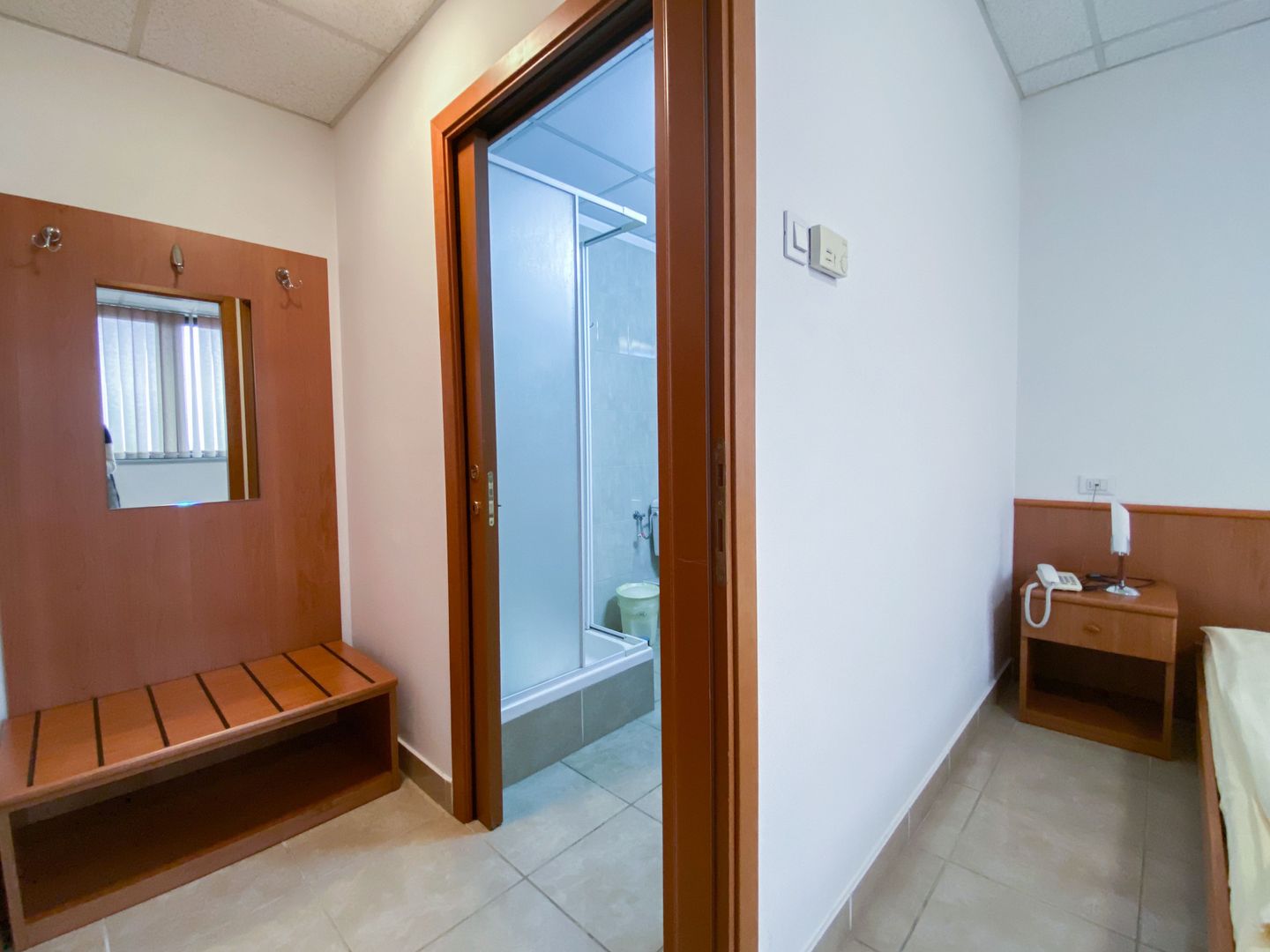 Cladire cu functiuni mixte - Poză 18