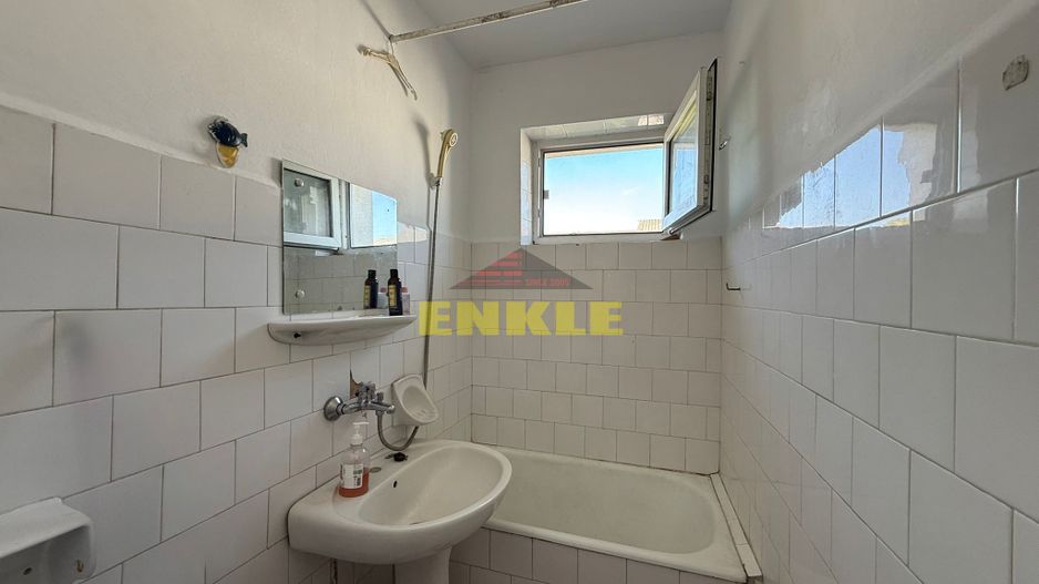 De închiriat apartament – zona Școlii 7 - Poză 4