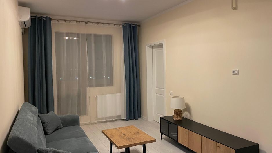 De Închiriat Apartament 2 Camere, Centrală, Parcare, Confort Urban - Poză 1