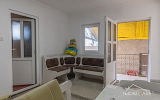 Casă spațioasă cu potențial de renovare și personalizare, în Viișoara - Poză 9