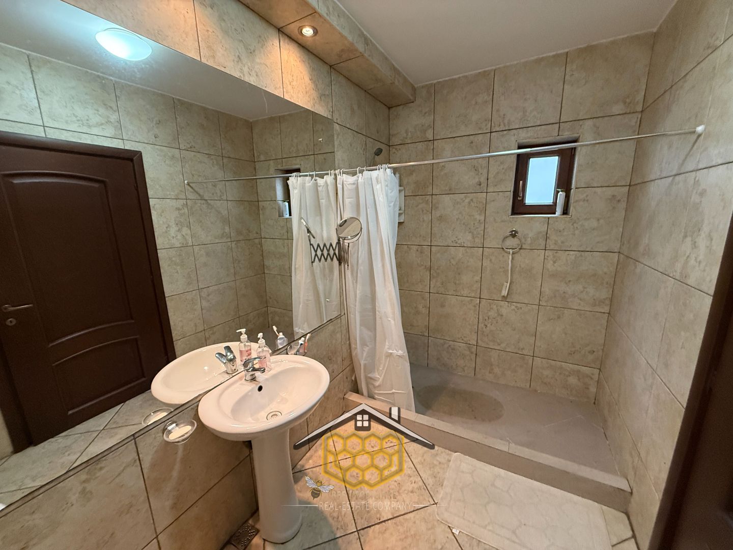 Casa P+1 cu garaj si 950 mp teren in Simnicul de jos -  Comision 0% - Poză 6