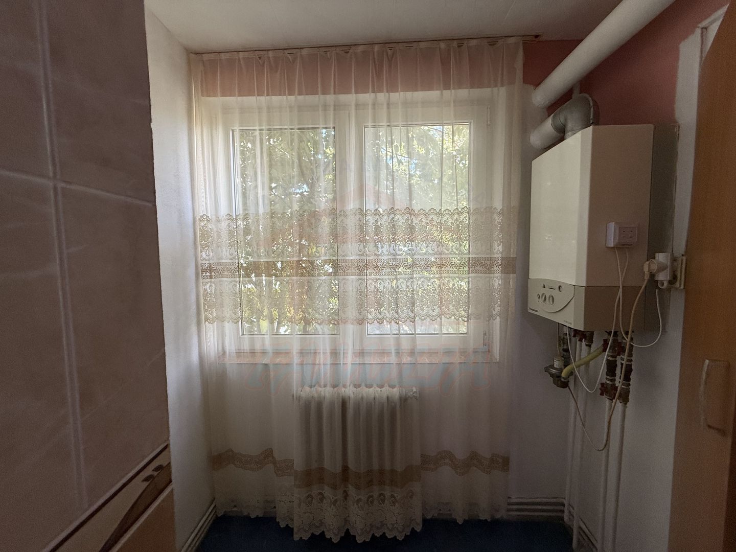 🏛️ De închiriat 2 camere, Micro 20, 350 euro/luna - Poză 3