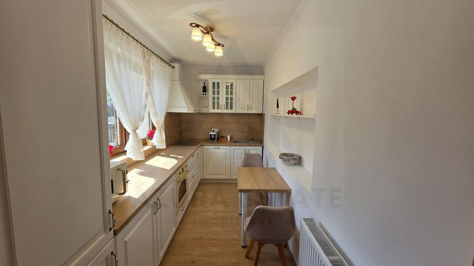 Apartament la casa 2 dormitoare terasa si curte proprie Sub Arini - Poză 9