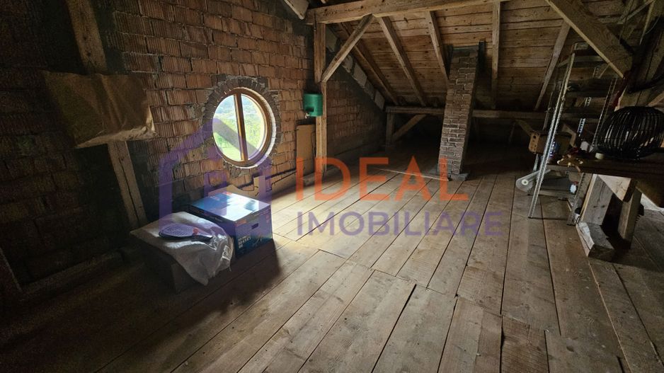 Casă deosebită, cu 5 camere, cu teren de 1132 mp – Cisnădioara - Poză 25