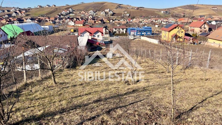 Casa duplex 100 mp utili, la intrare Sura Mare teren 1500 mp teren - Poză 16